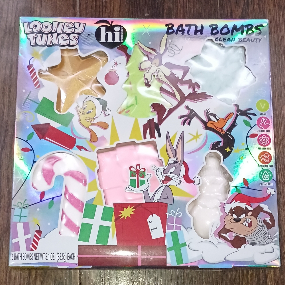 [Hi Peach Layne] Looney Tunes 6 Pc Holiday Bath Bombs